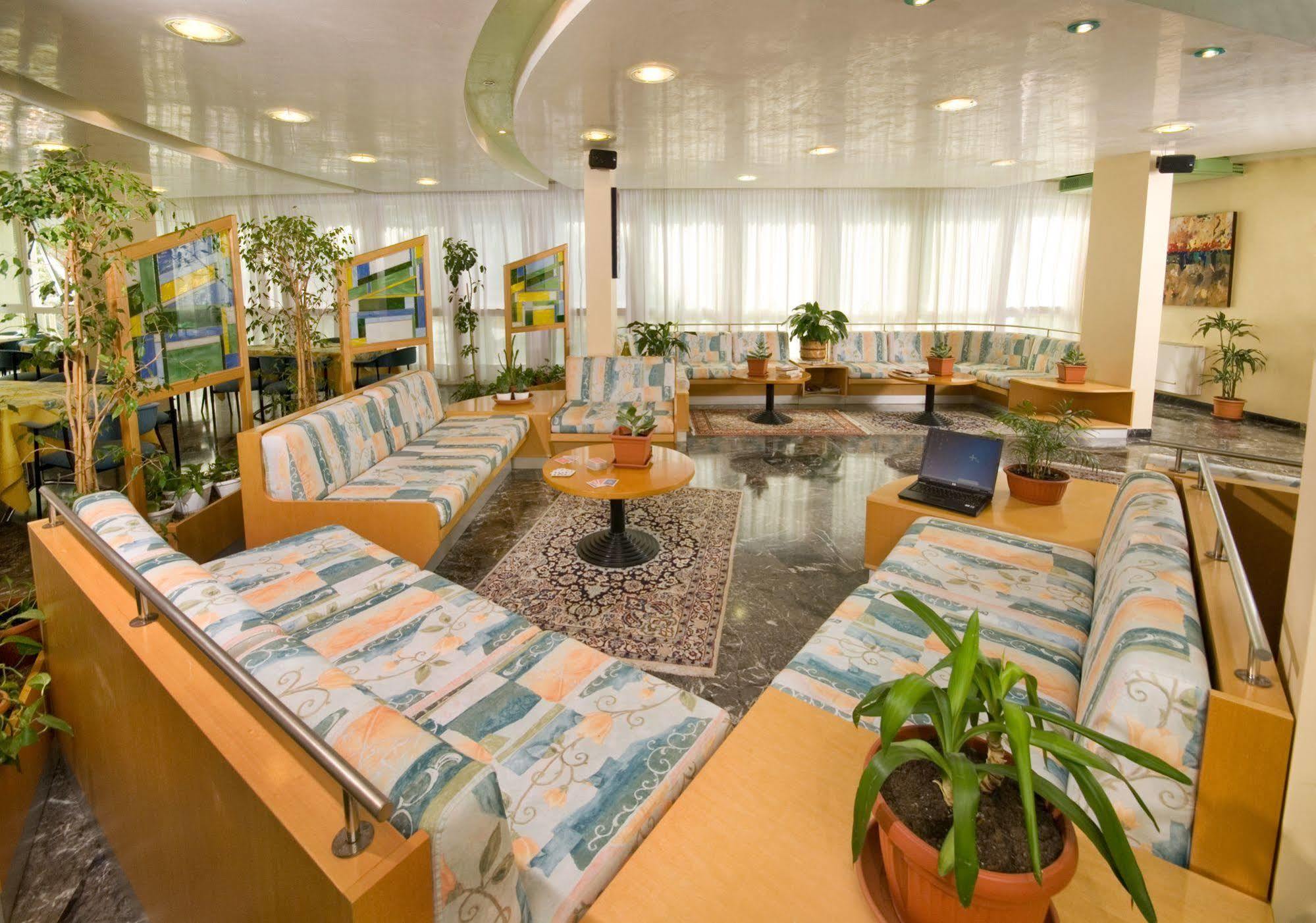 Nember Hotel 3*