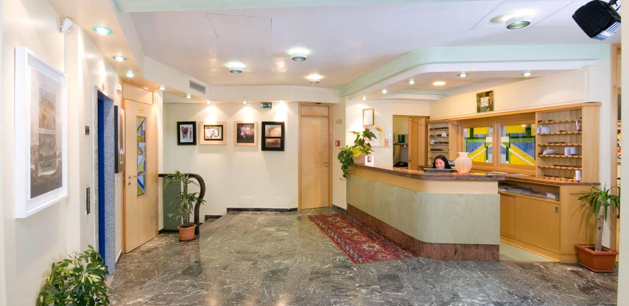 Nember Hotel 3*